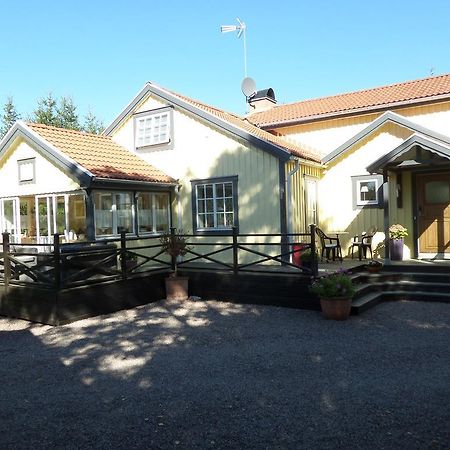 Skogis Bed & Breakfast Katrineholm Bagian luar foto