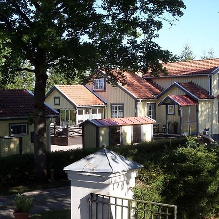 Skogis Bed & Breakfast Katrineholm Bagian luar foto