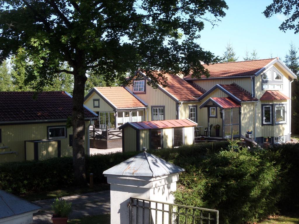 Skogis Bed & Breakfast Katrineholm Bagian luar foto