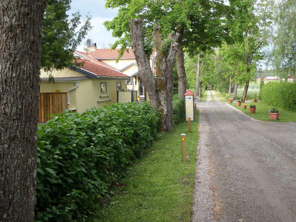 Skogis Bed & Breakfast Katrineholm Bagian luar foto